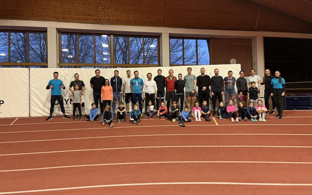 První trénink klubu PSK Olymp Praha ve znamení nejen bojů s vlastním časem.